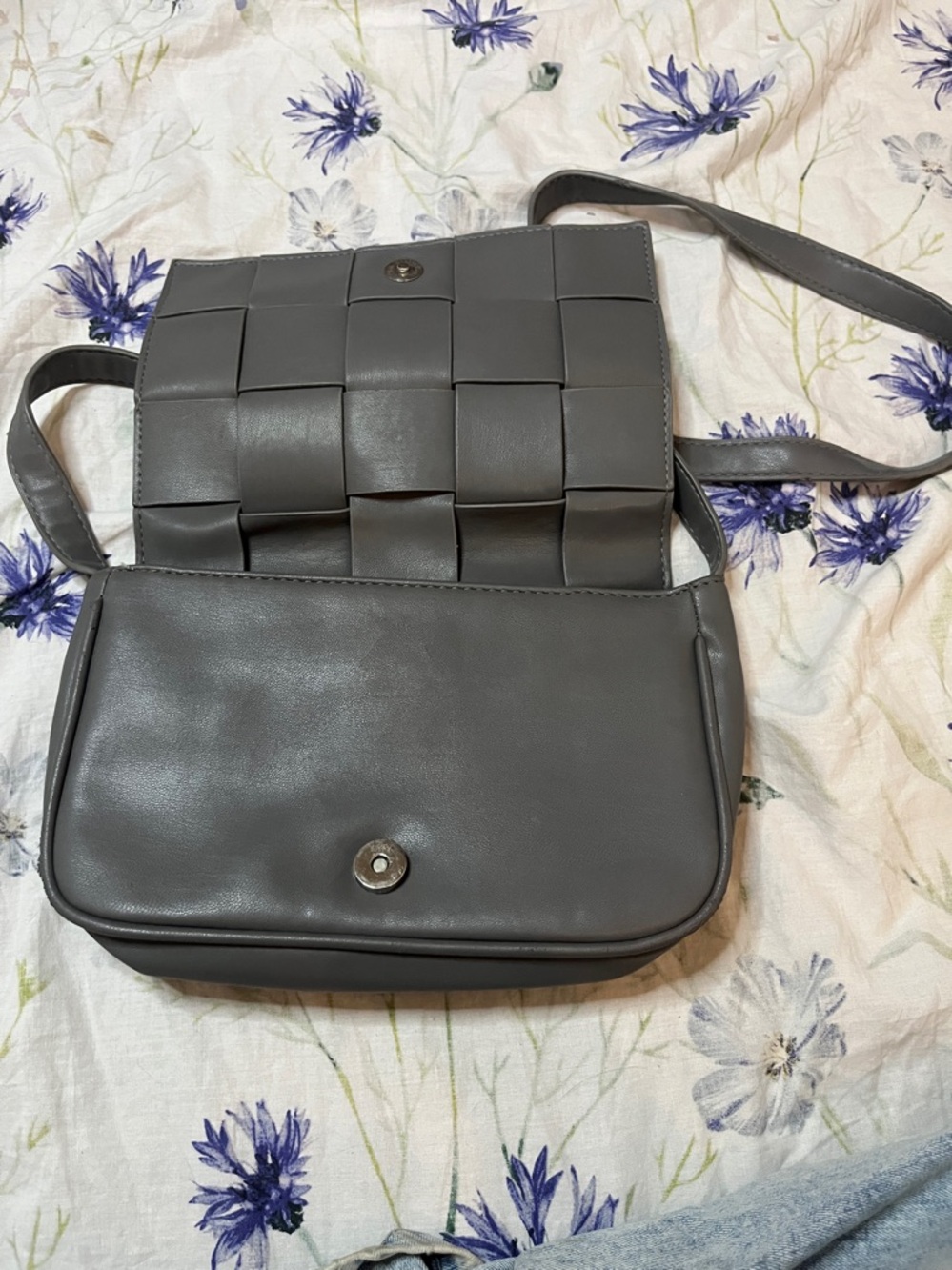 Woven Front Crossbody Bag in Gray - Picture 3 of 8